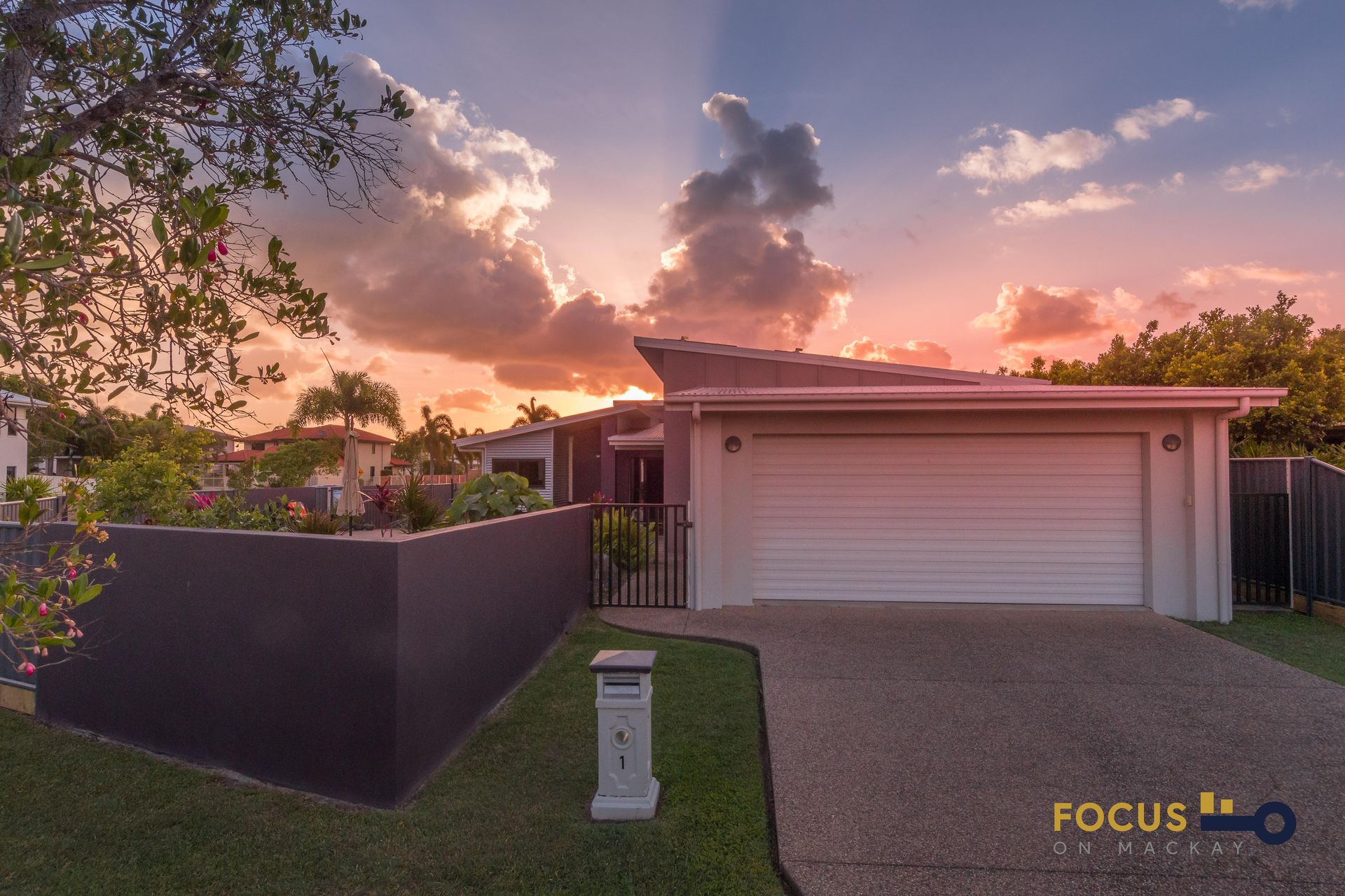 1 Gingham Street, Glenella