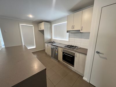 19 Canopus Crescent, Lara