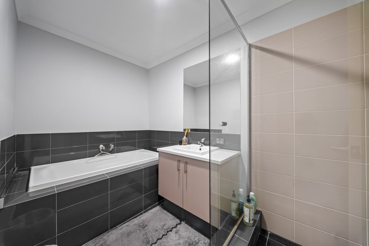 13 Eucalyptus Drive, Hammond Park