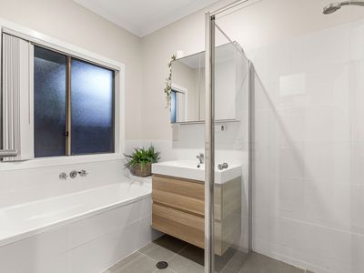 76 Nicklaus Parade, North Lakes