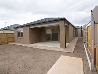 13 Highbury Road, Werribee