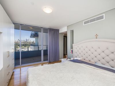 806 / 19 The Circus, Burswood