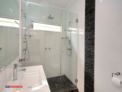 10 Queen Street, Blackstone