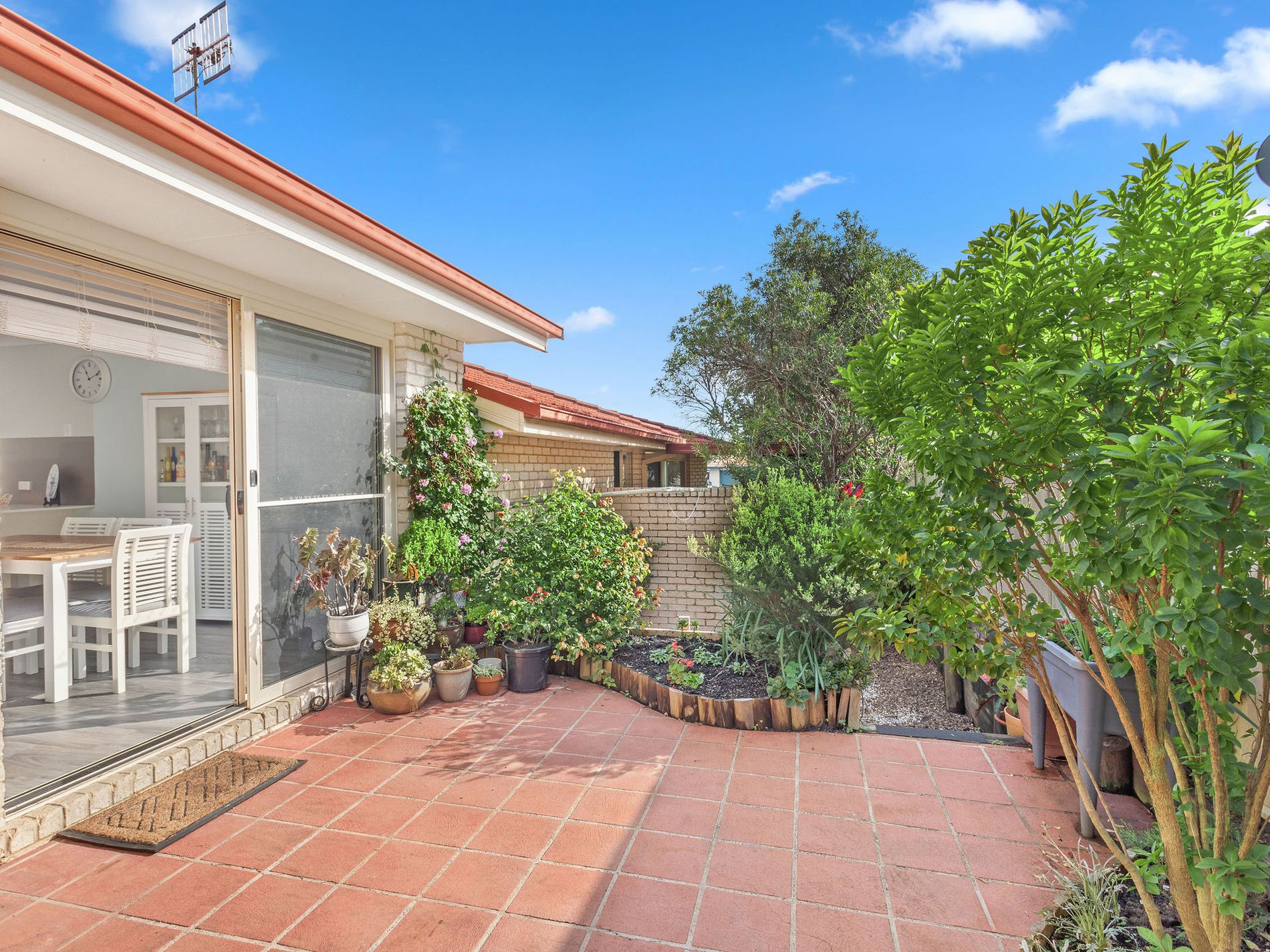 2 / 1 Caryota Place, Forster