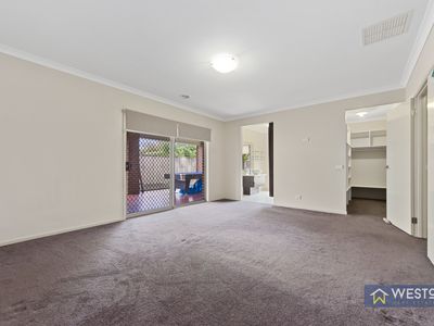 6 Tristania Drive, Point Cook