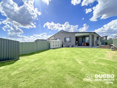 52A Dunheved Circle, Dubbo