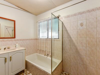 28 RAILWAY TERRACE, Tantanoola