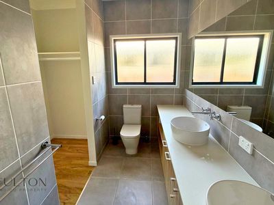 35 Wood Crescent, Baringa