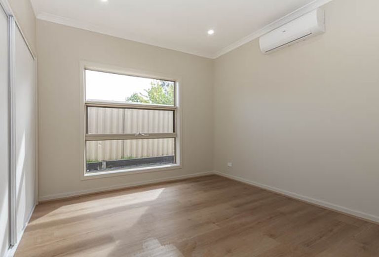 2 / 4 Box Avenue, Forest Hill