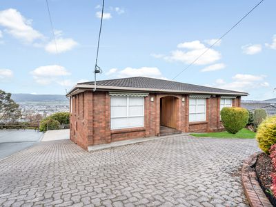 18 Whitford Grove, Trevallyn