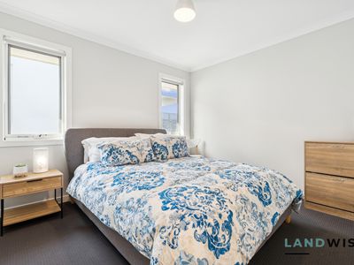 4 Topsails Close, Werribee South