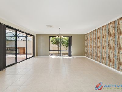 4 Lorna Cove, Tapping