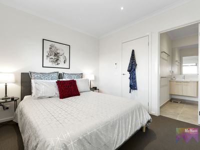 7 Tiller Walk, Mornington