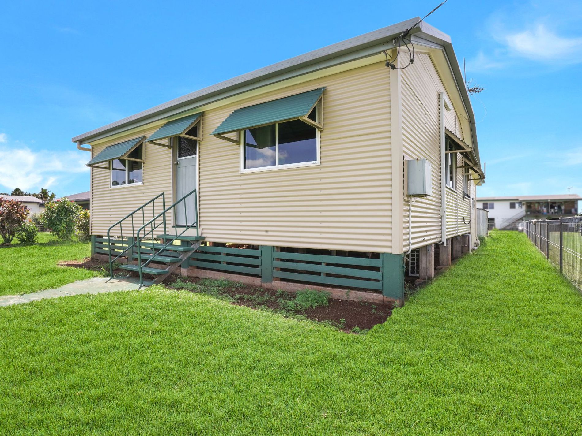 27 Meyer Ave, Wangan