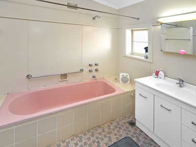 111 Currajong Street, Parkes