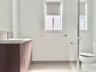 6 Shrubs Road, Mambourin