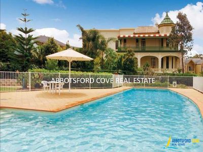 3 / 5 Figtree Avenue, Abbotsford