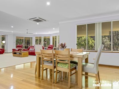 77 Albert Street, Kendall