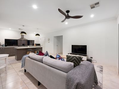 25 Leroy Way, Piara Waters