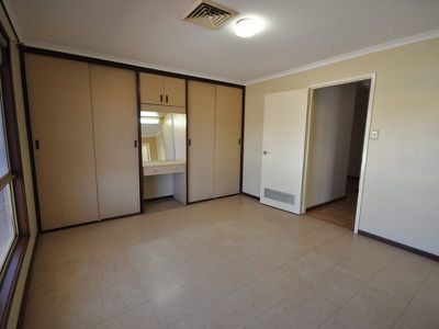 9 Kurrawan Way, Newman