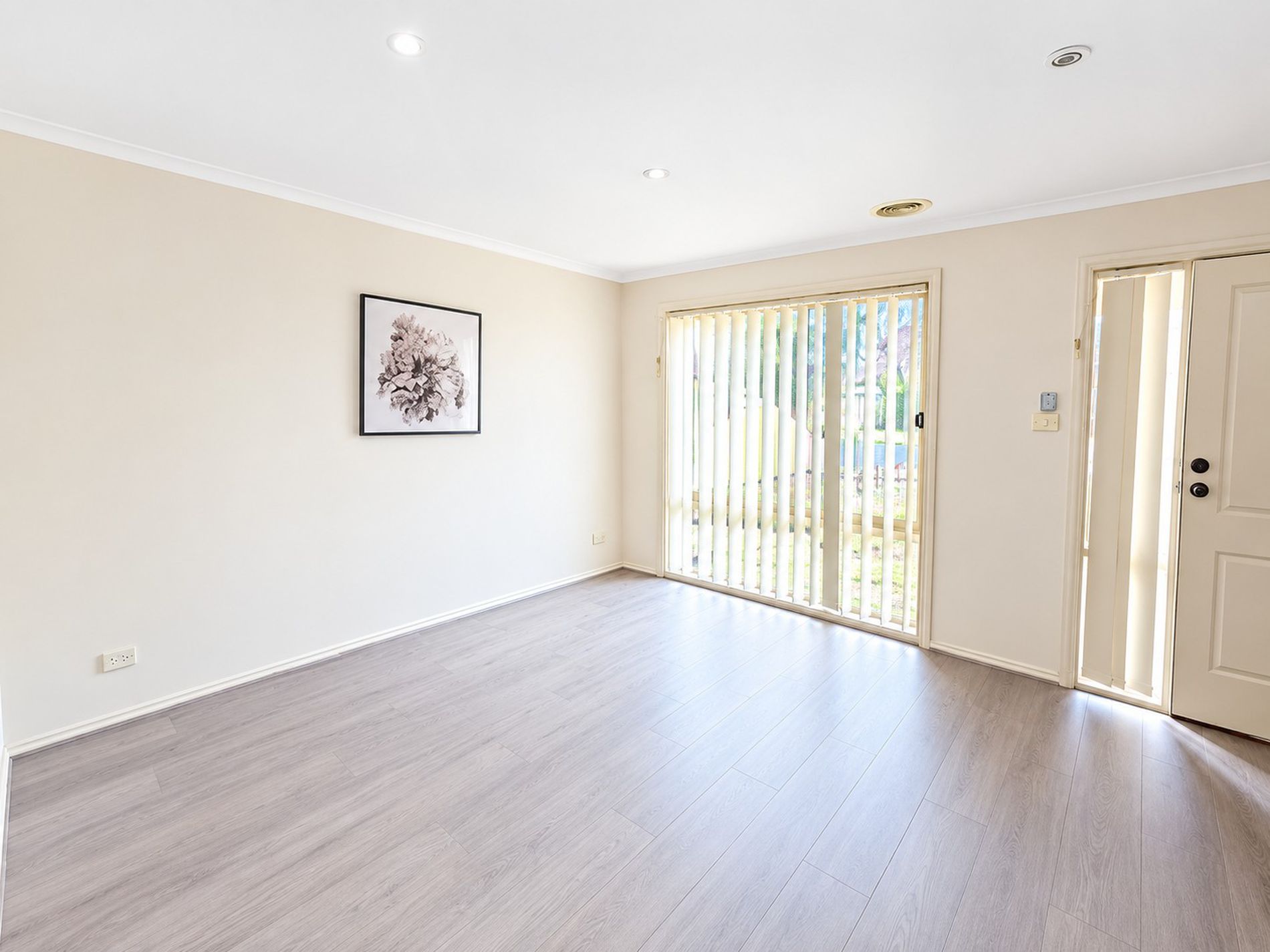 1 / 3 Enfield Avenue, Werribee