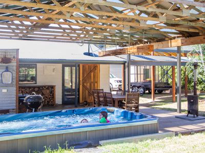 1128 Tabletop Road, Tolmie