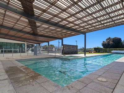 5 Pathfinder Road, Coomera Waters