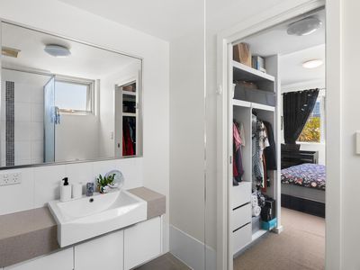 10 / 28 Goodwood Parade, Burswood