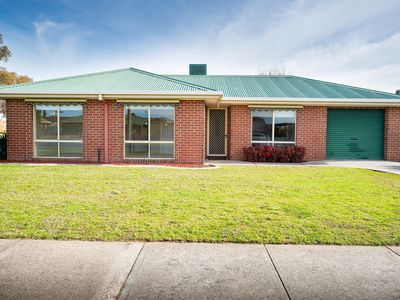 1 / 11 DUNDEE DRIVE, Wodonga