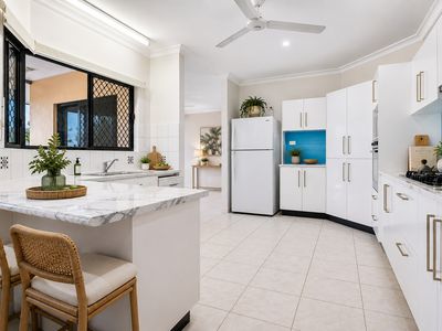 10 Rose Street, Gunn
