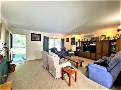 17 Woodlands Drive, Rochedale South