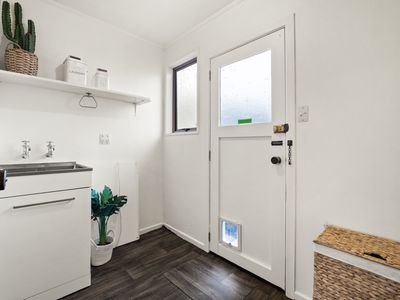 B / 352 Pine Hill Road, Liberton
