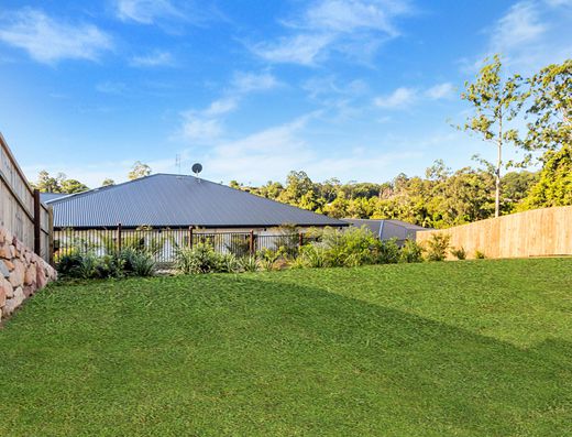 Stylish Home in Woombye image 9