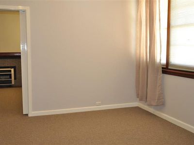 10 Bathurst  Street, Forbes