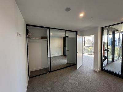 409 / 11 Launceston Street, Phillip