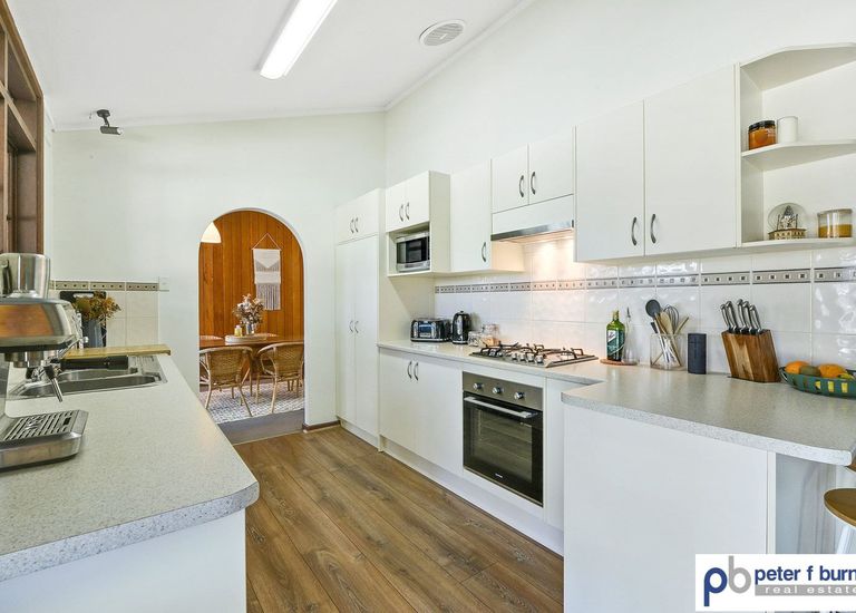 6 Vine Crescent, Happy Valley