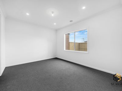 8 Petunia Crescent, Armstrong Creek