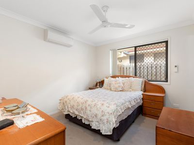 21 / 300 Cliveden Avenue, Corinda