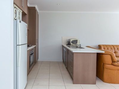 7 / 90A Ballan Road, Werribee