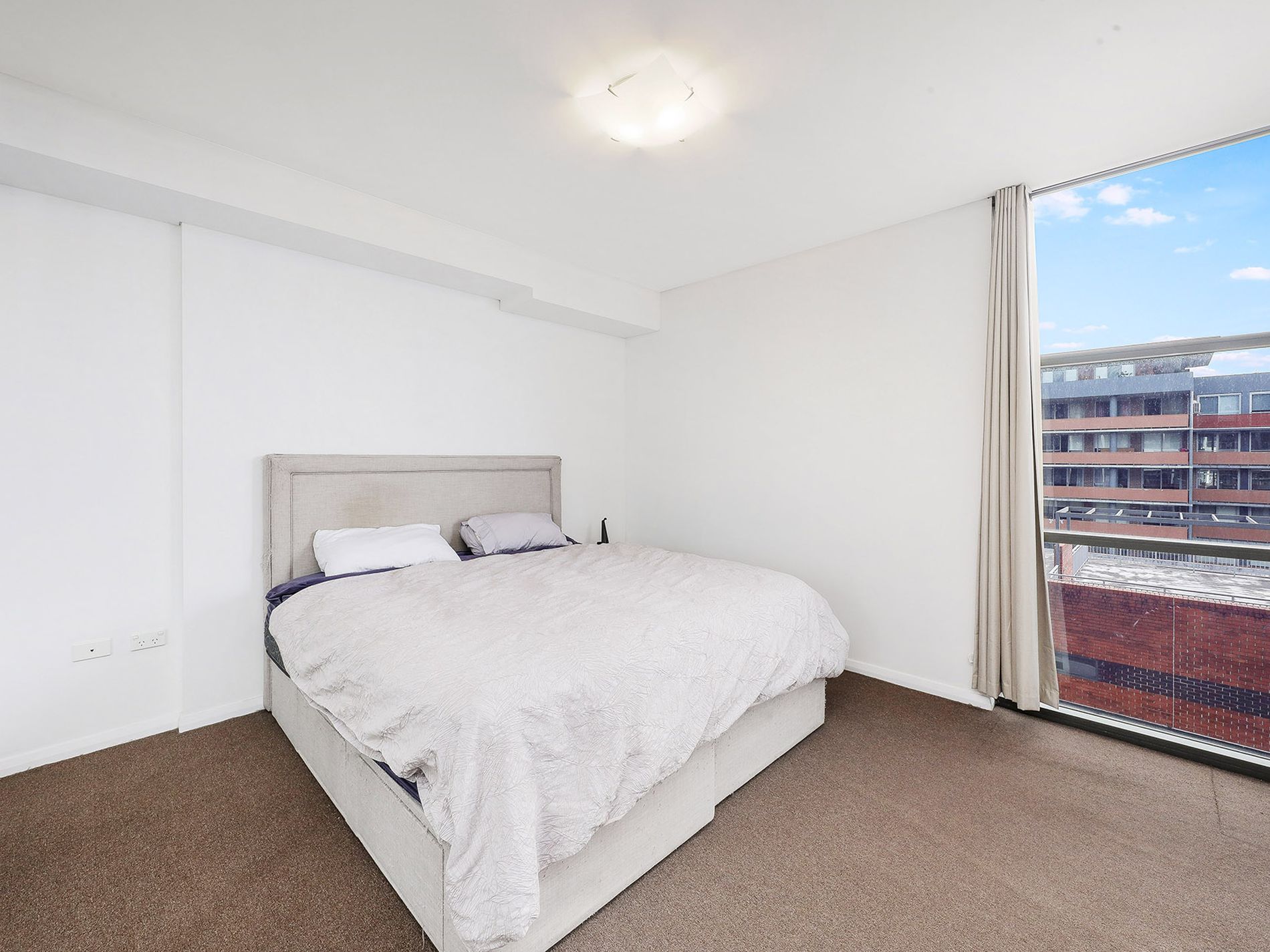 B808 / 25 John Street, Mascot