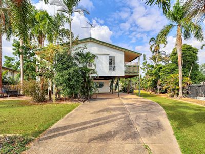 10 Calandrinia Court, Moulden
