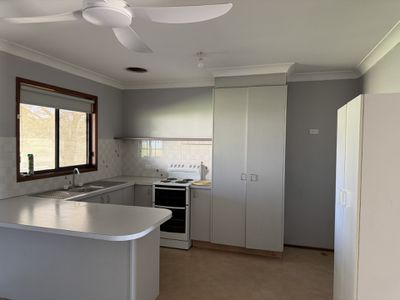 65 Millers Lookout Road, Parkes