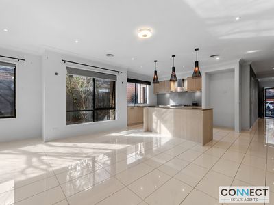 9 Stoneleigh Road, Cranbourne North