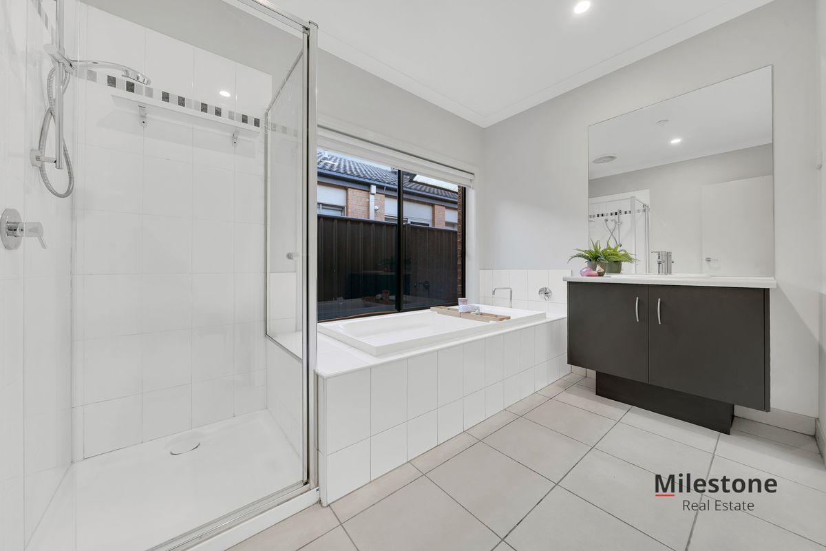 68 Sabel Drive, Cranbourne North