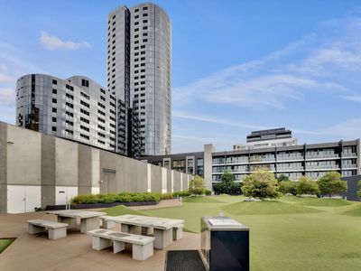 2410 / 35 Malcolm Street, South Yarra