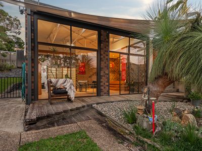 24 Balis Street, Holland Park West