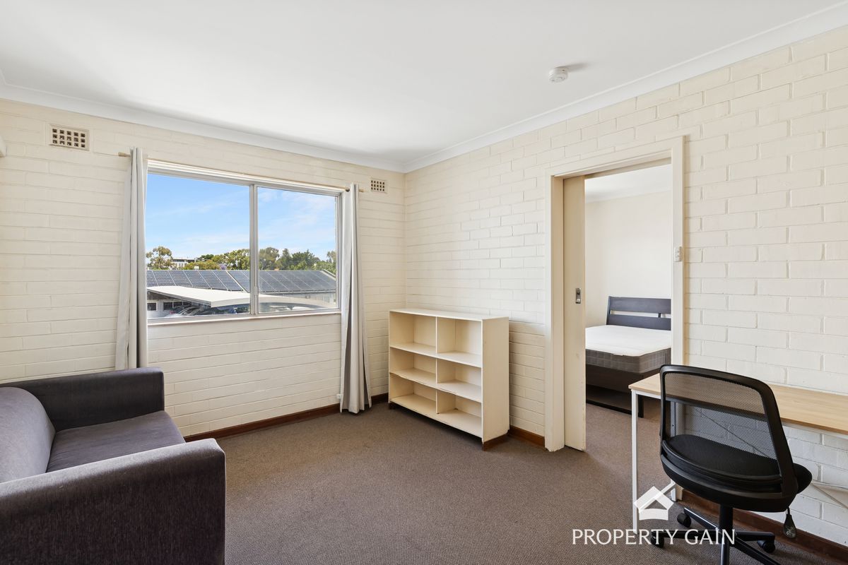 11 / 82 Broadway, Crawley