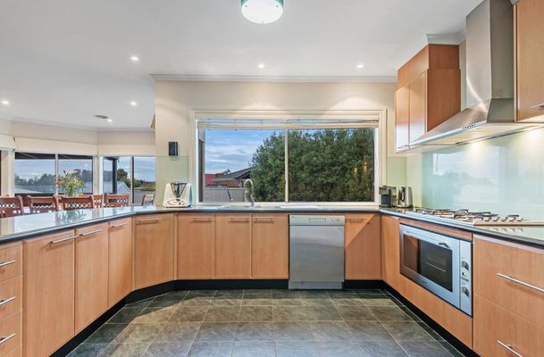 65 Axminster Drive, Craigieburn