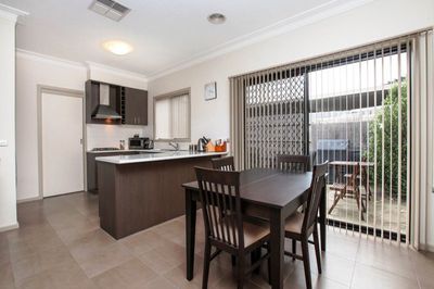 2 / 13 Walters Avenue, Airport West