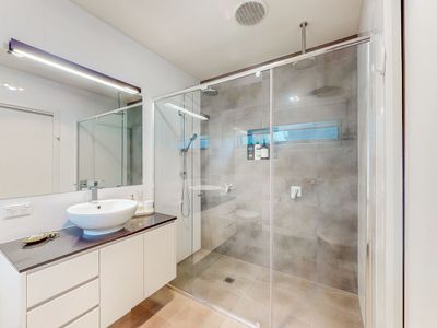 2 / 100 Kororoit Creek Road, Williamstown